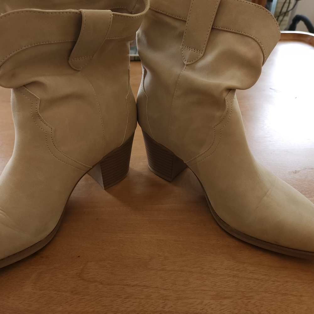 Elegant Tan Women's Country BOOTS SIZE 9.5. SOFT TO TOUCH. - Picture 5 of 12
